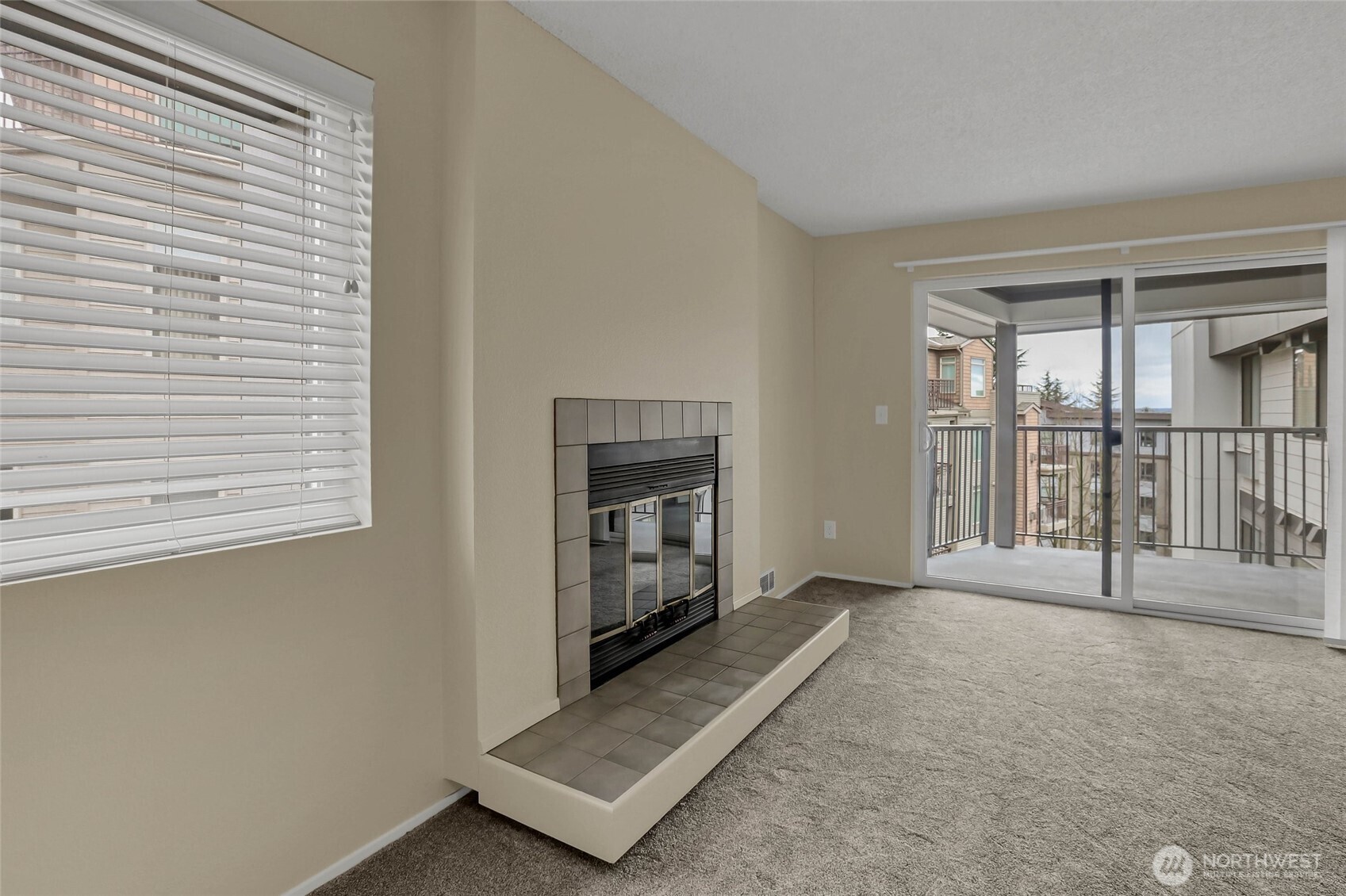 5000 California Avenue SW #406, Seattle, WA 98136