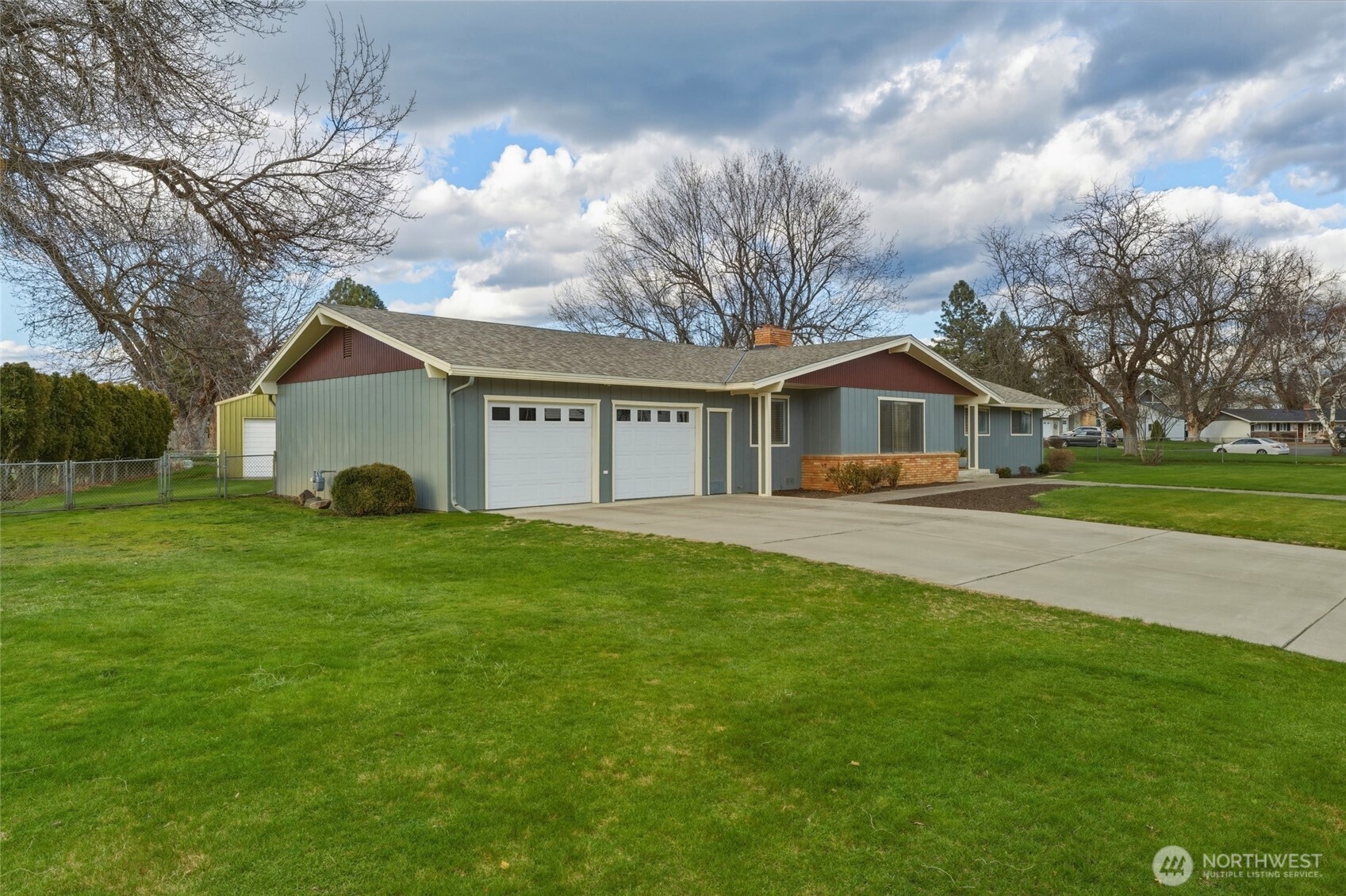 305 NE A Street , College Place, WA 99324