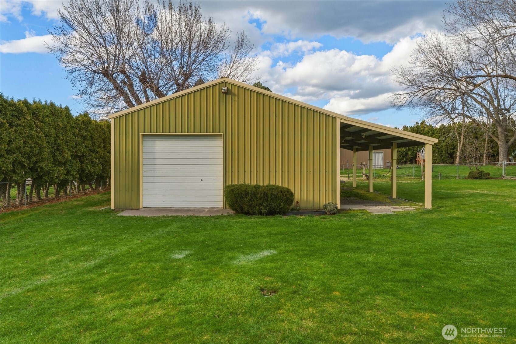 305 NE A Street , College Place, WA 99324