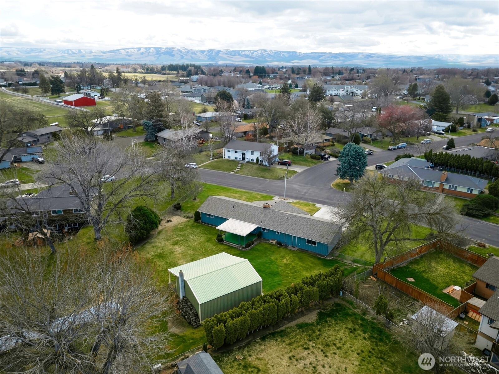 305 NE A Street , College Place, WA 99324