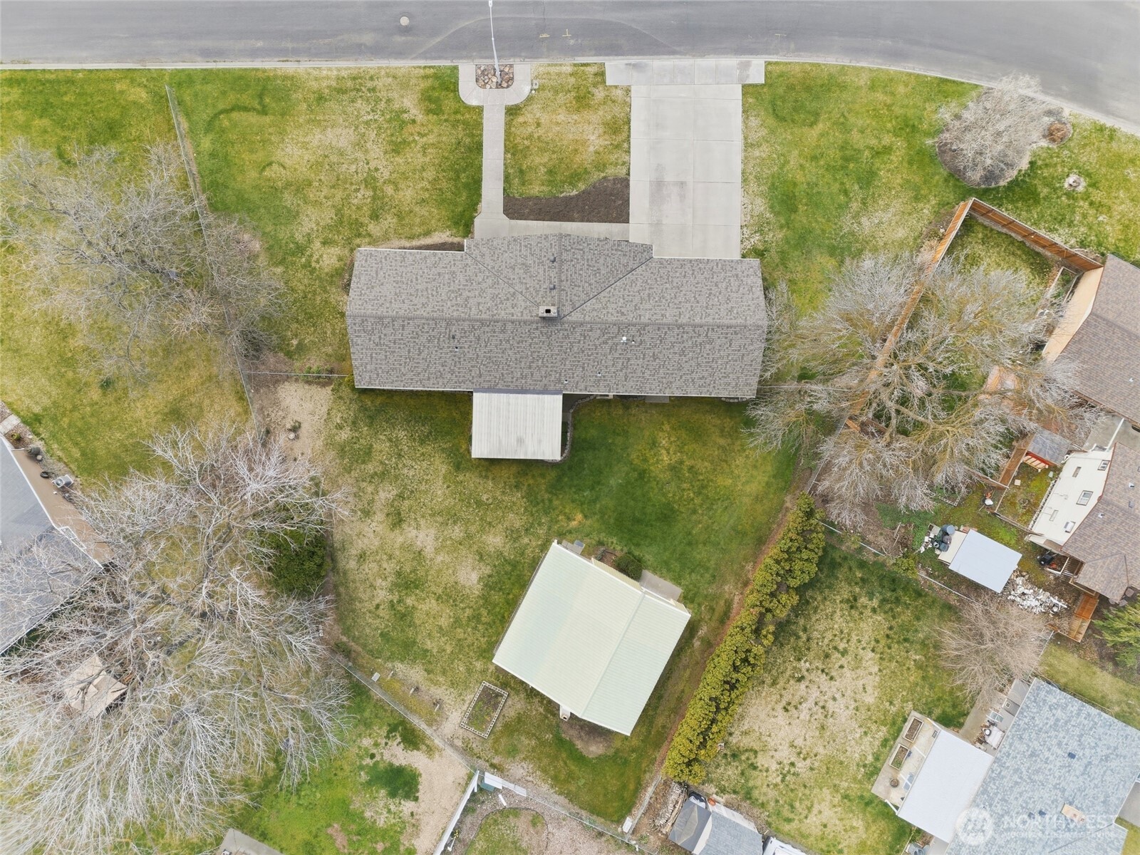 305 NE A Street , College Place, WA 99324