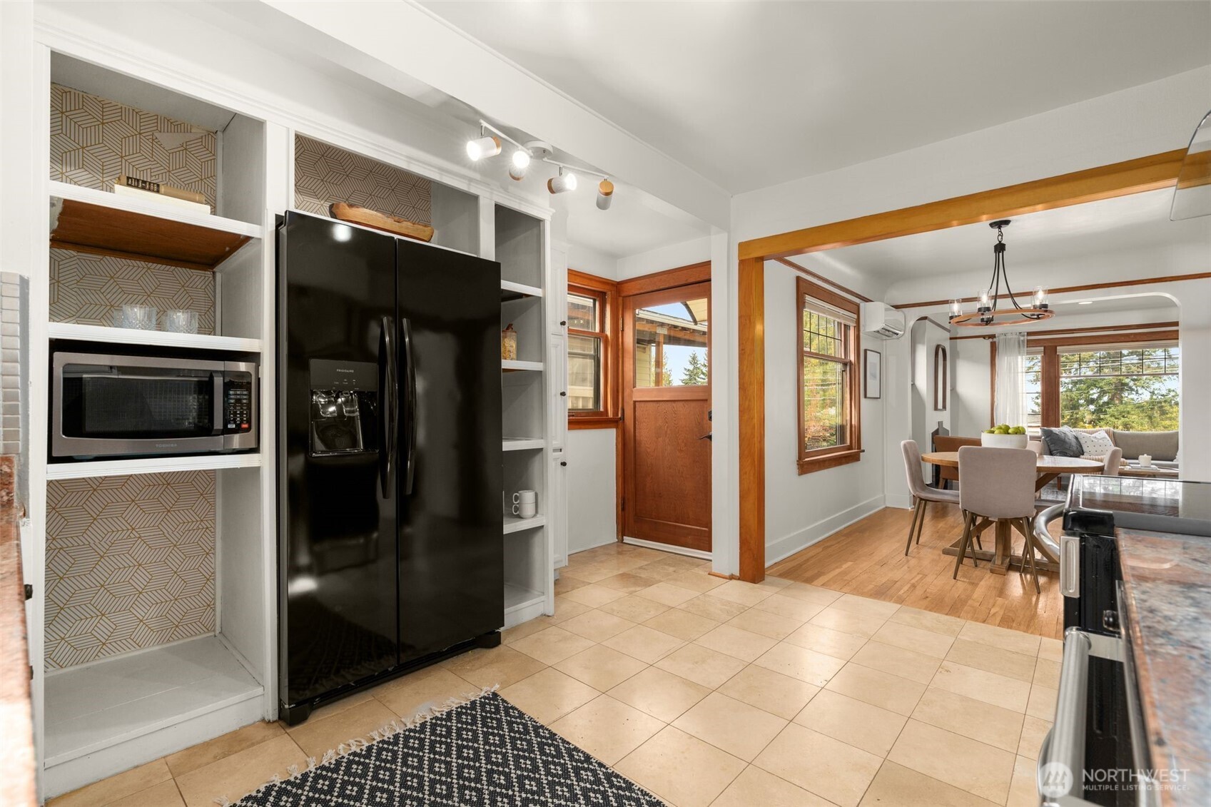 5009 S Alaska Street , Seattle, WA 98118