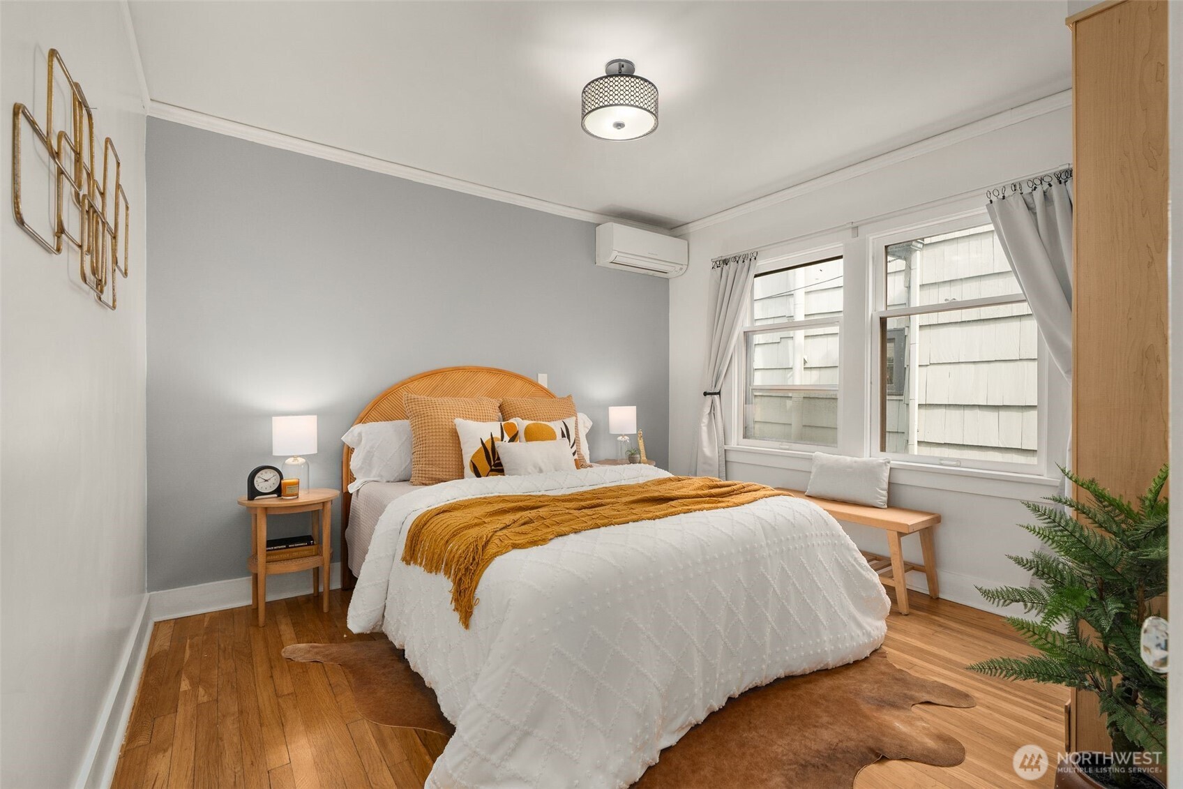 5009 S Alaska Street , Seattle, WA 98118