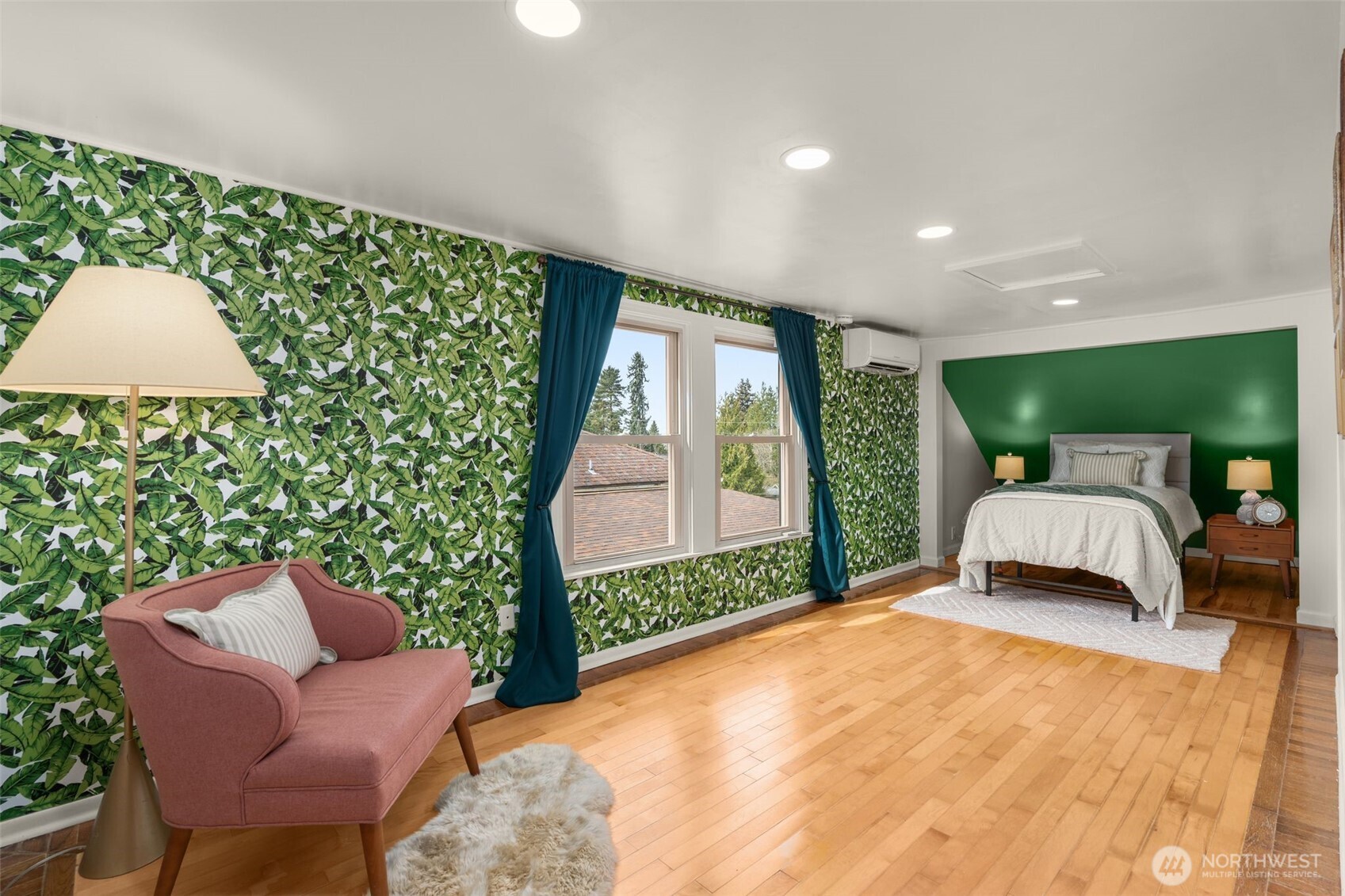 5009 S Alaska Street , Seattle, WA 98118