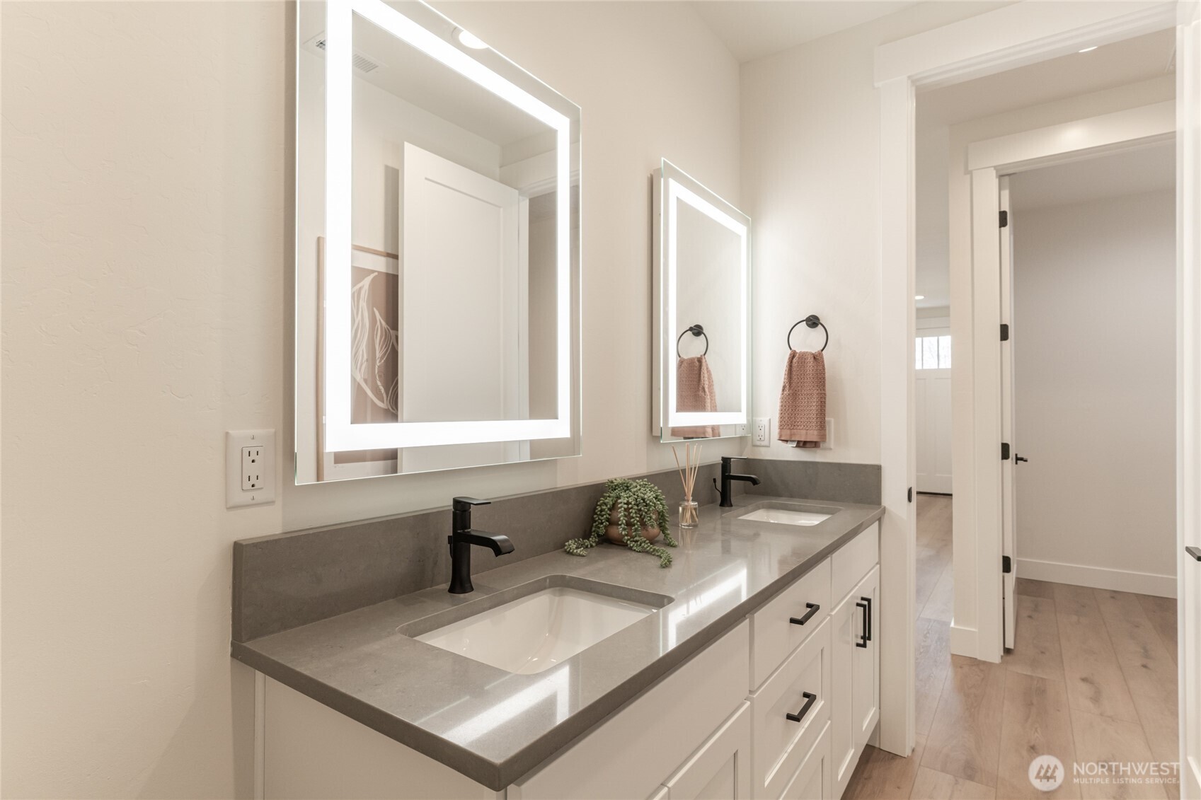 2566 5th ST SE #Lot 33, East Wenatchee, WA 98802