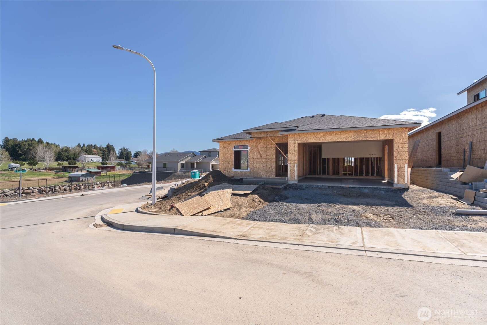 2566 5th ST SE #Lot 33, East Wenatchee, WA 98802