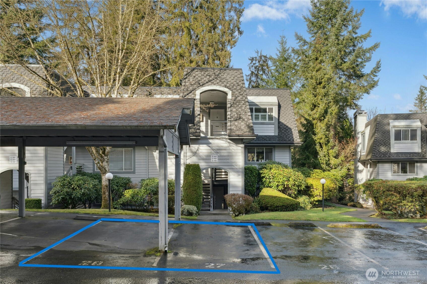 9904 NE 142nd Place #C302, Kirkland, WA 98034