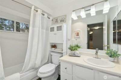 9904 NE 142nd Place #C302, Kirkland, WA 98034 - Photo 11