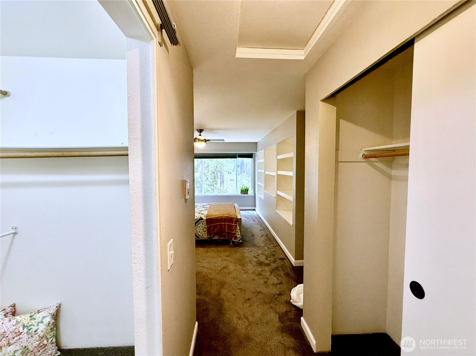 9904 NE 142nd Place #C302, Kirkland, WA 98034