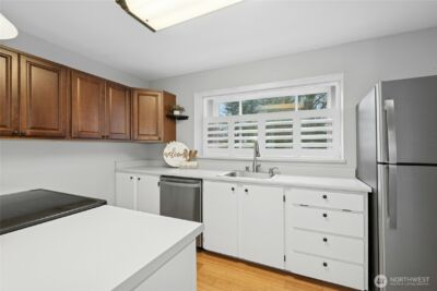 9904 NE 142nd Place #C302, Kirkland, WA 98034 - Photo 3