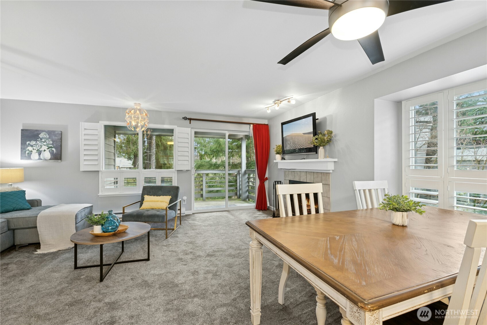 9904 NE 142nd Place #C302, Kirkland, WA 98034