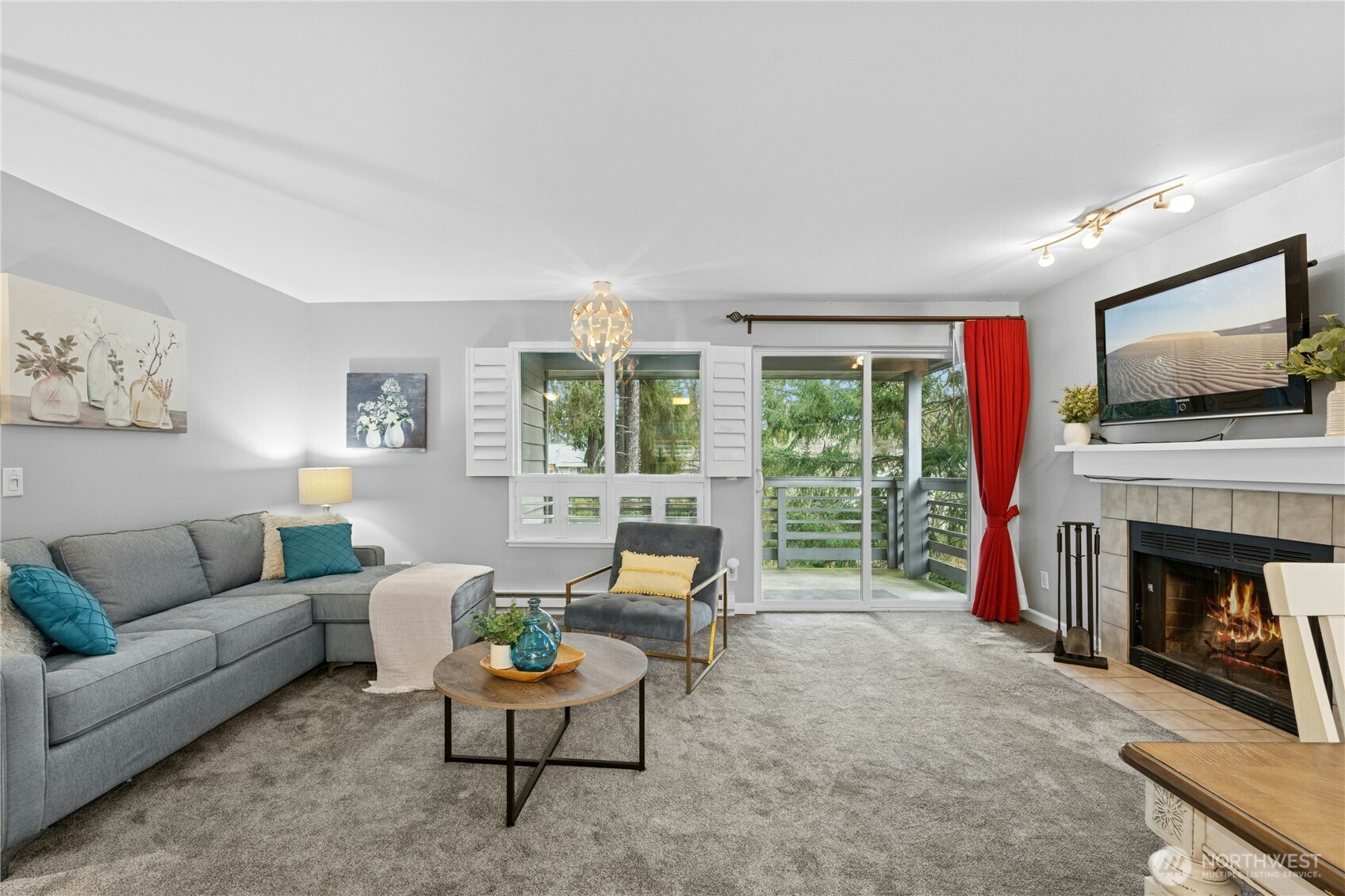 9904 NE 142nd Place #C302, Kirkland, WA 98034