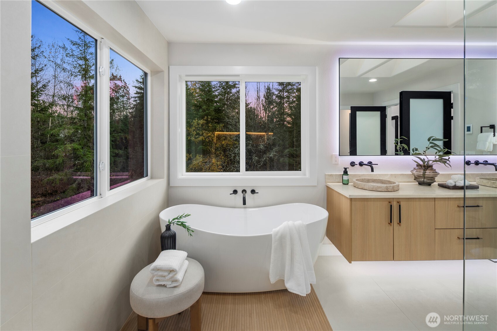 22439 SE 313th Place , Black Diamond, WA 98010