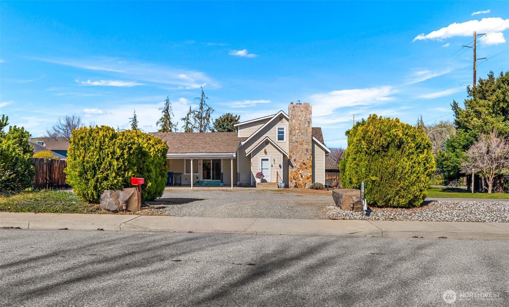 1000 N Western Avenue , Wenatchee, WA 98801