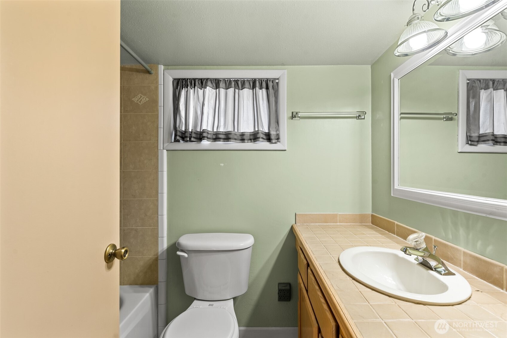 1000 N Western Avenue , Wenatchee, WA 98801