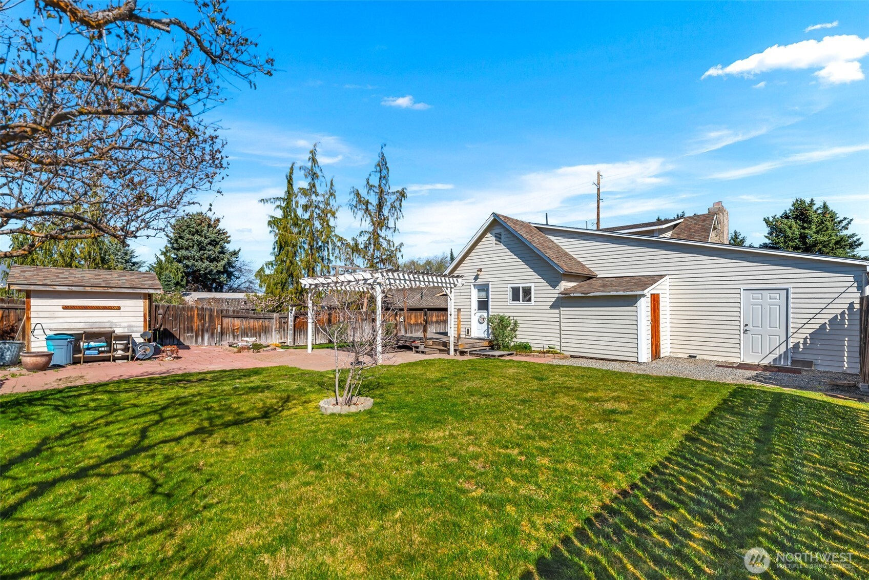 1000 N Western Avenue , Wenatchee, WA 98801