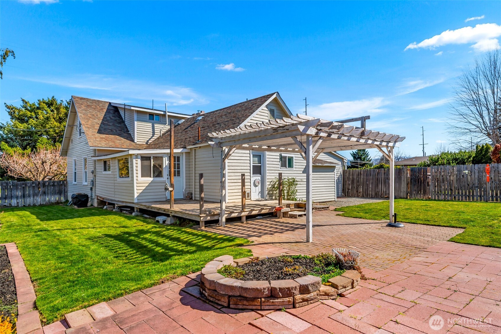 1000 N Western Avenue , Wenatchee, WA 98801