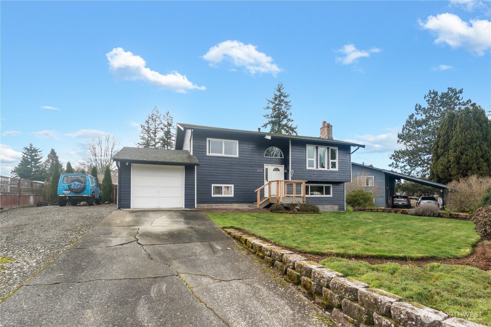 2825 E Crestline Drive , Bellingham, WA 98226
