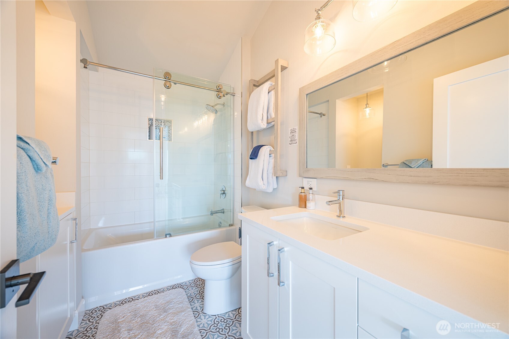 391 3 Crabs Road , Sequim, WA 98382