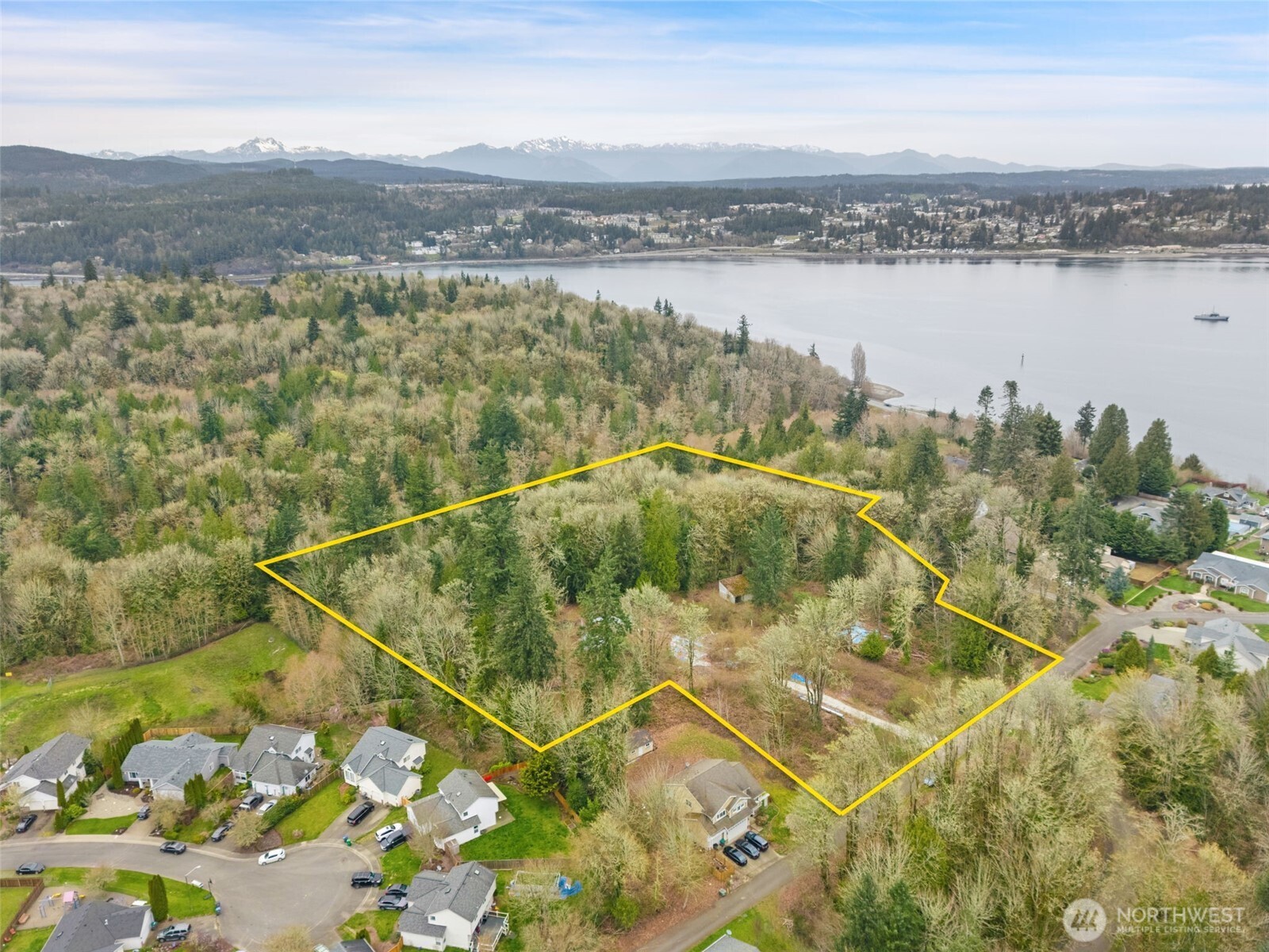 215 Caseco Lane , Port Orchard, WA 98366