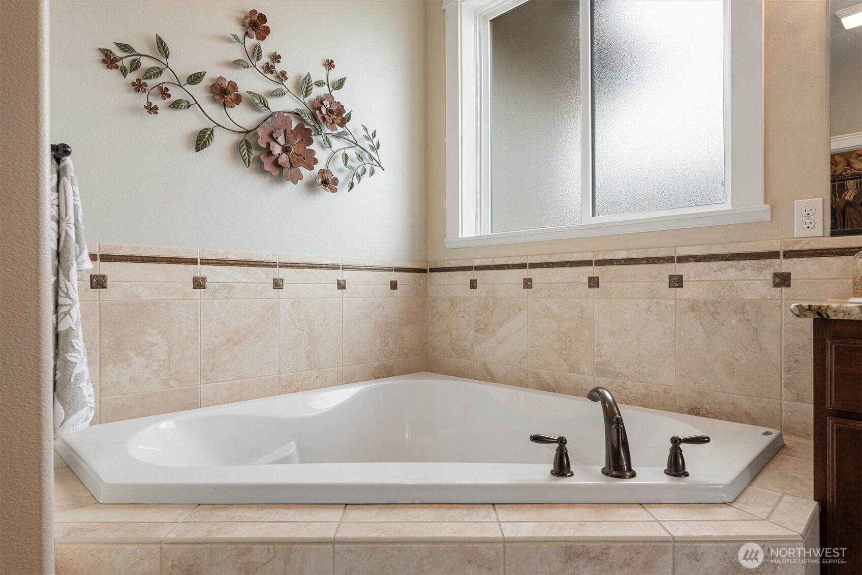 9211 N Seminole Street , Spokane, WA 99208