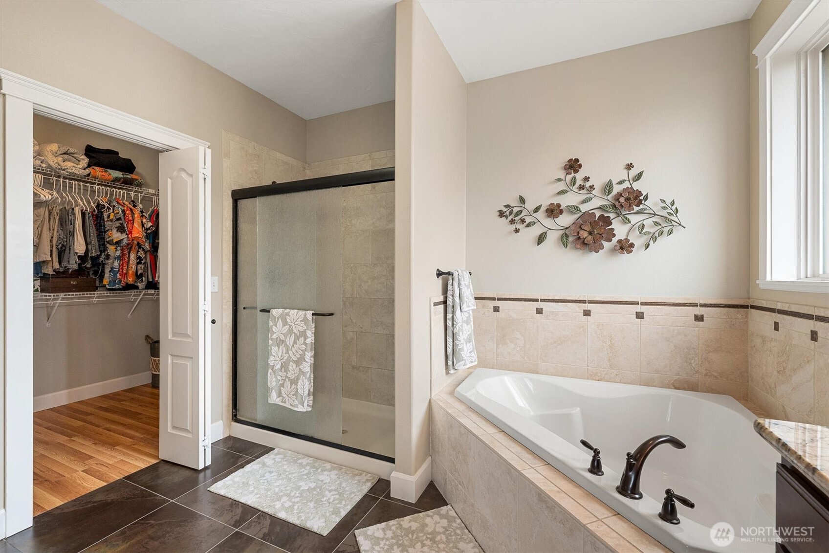 9211 N Seminole Street , Spokane, WA 99208