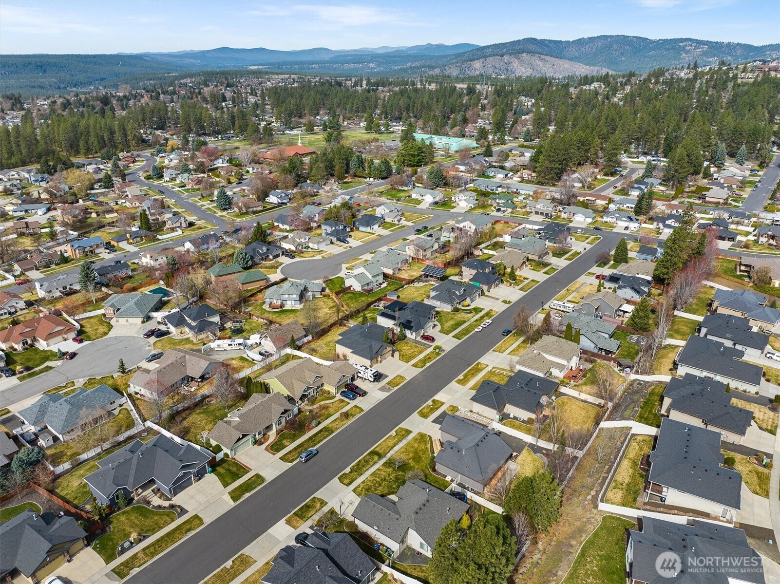 9211 N Seminole Street , Spokane, WA 99208