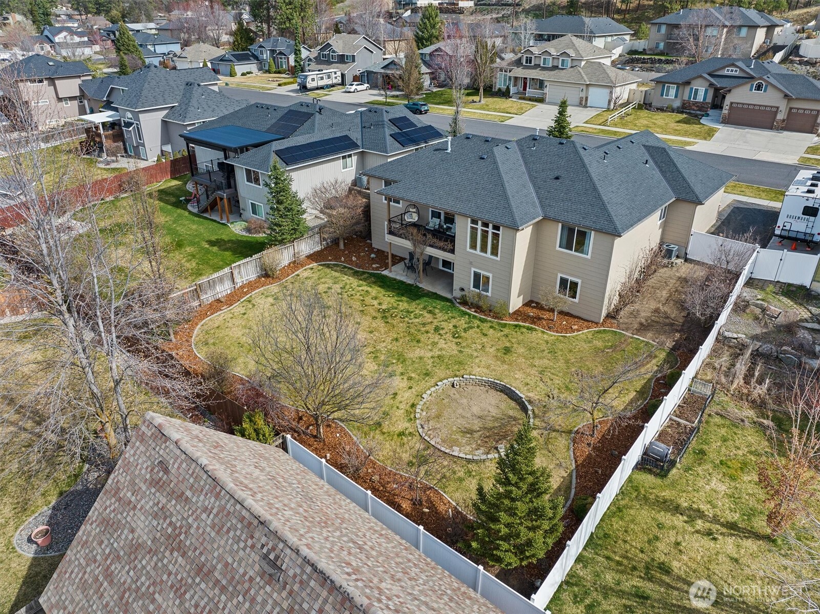 9211 N Seminole Street , Spokane, WA 99208