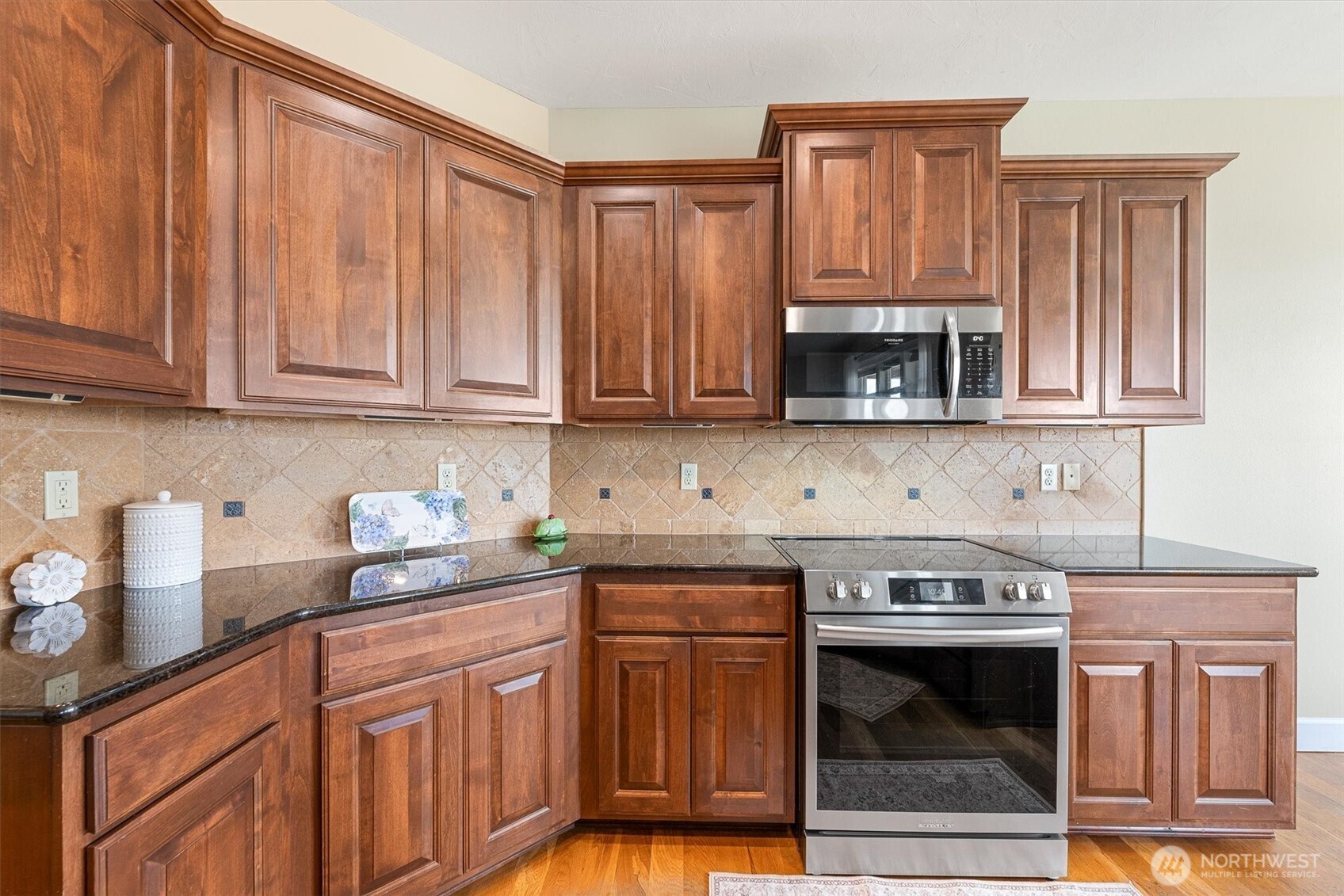 9211 N Seminole Street , Spokane, WA 99208