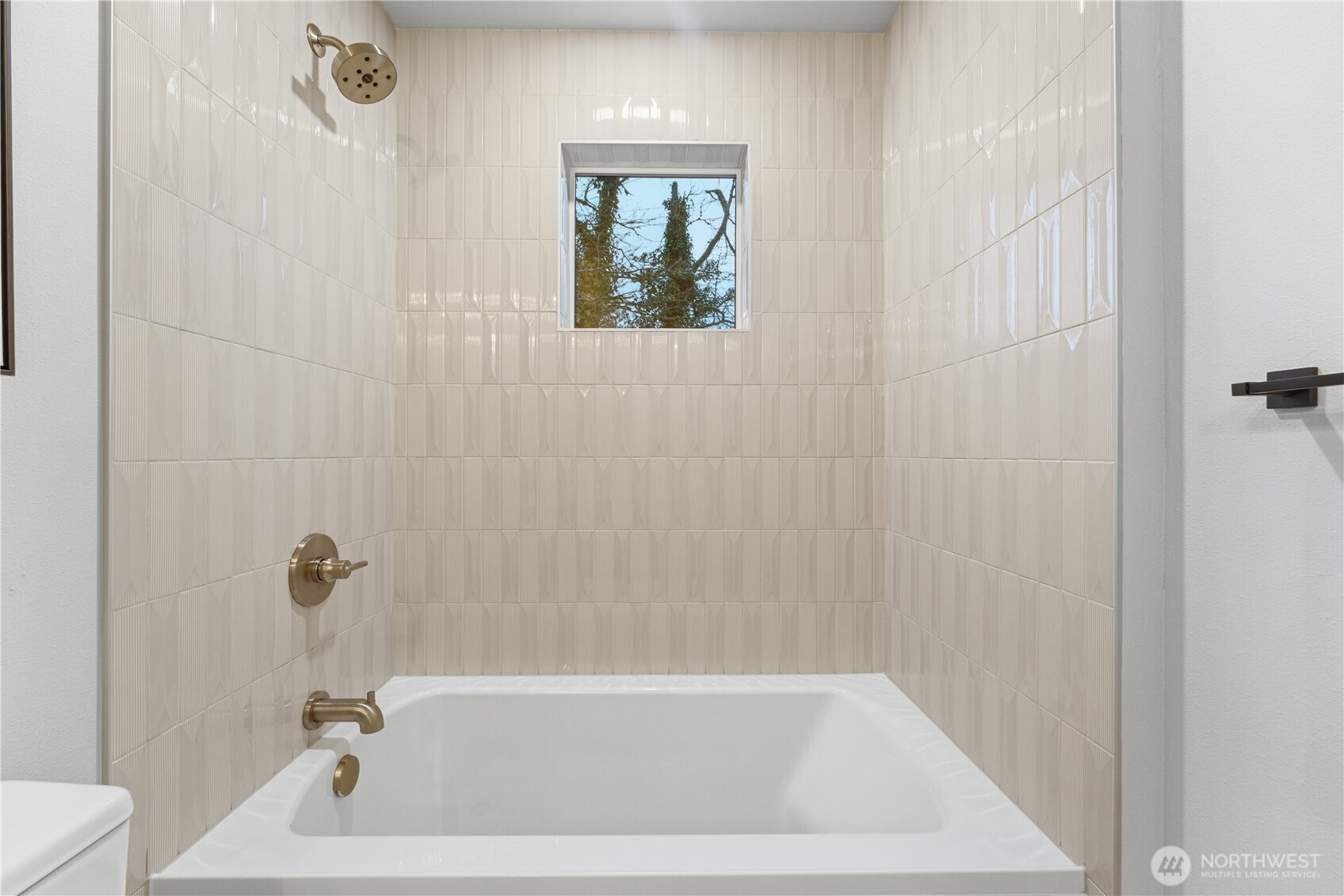 9016 124th Lane NE, Kirkland, WA 98033-5940