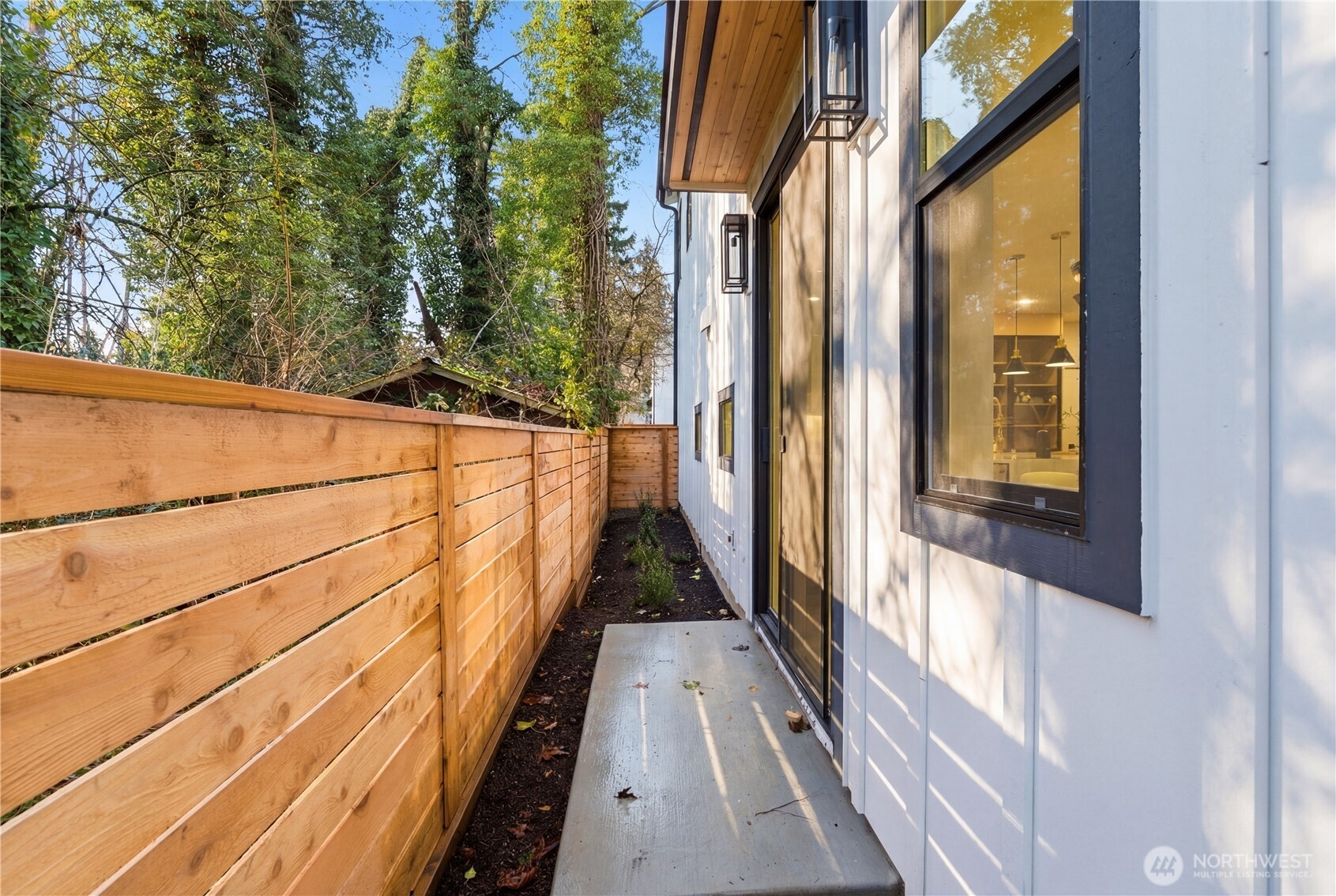 9016 124th Lane NE, Kirkland, WA 98033-5940