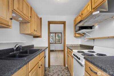 7870 Green Lake Drive N #10, Seattle, WA 98103 - Photo 18