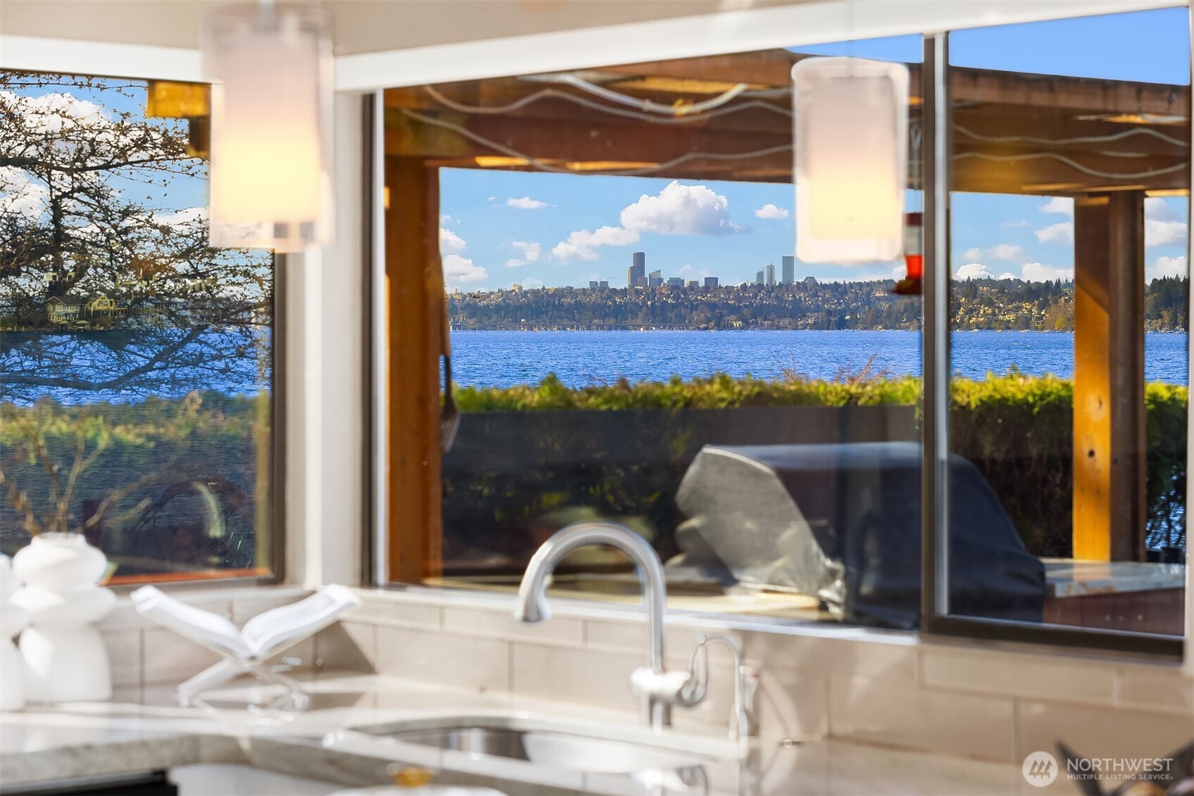 1621 10th Street W, Kirkland, WA 98033