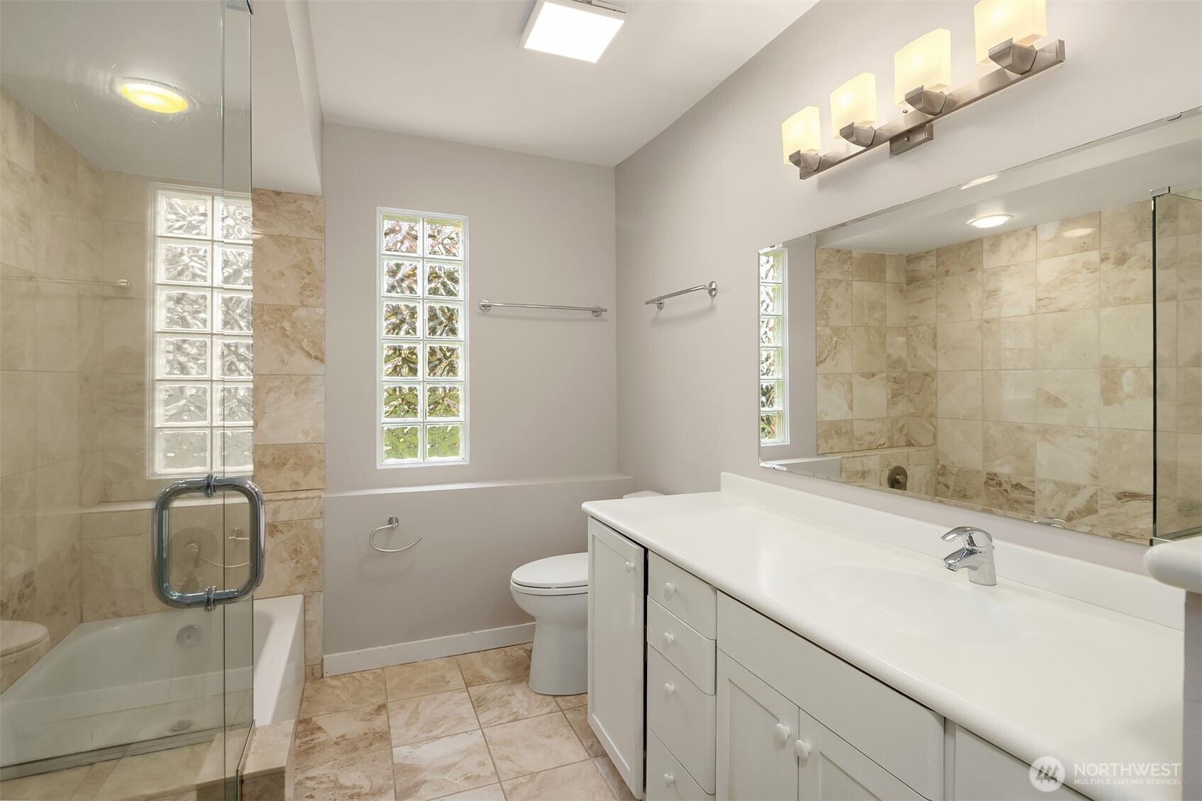 1621 10th Street W, Kirkland, WA 98033