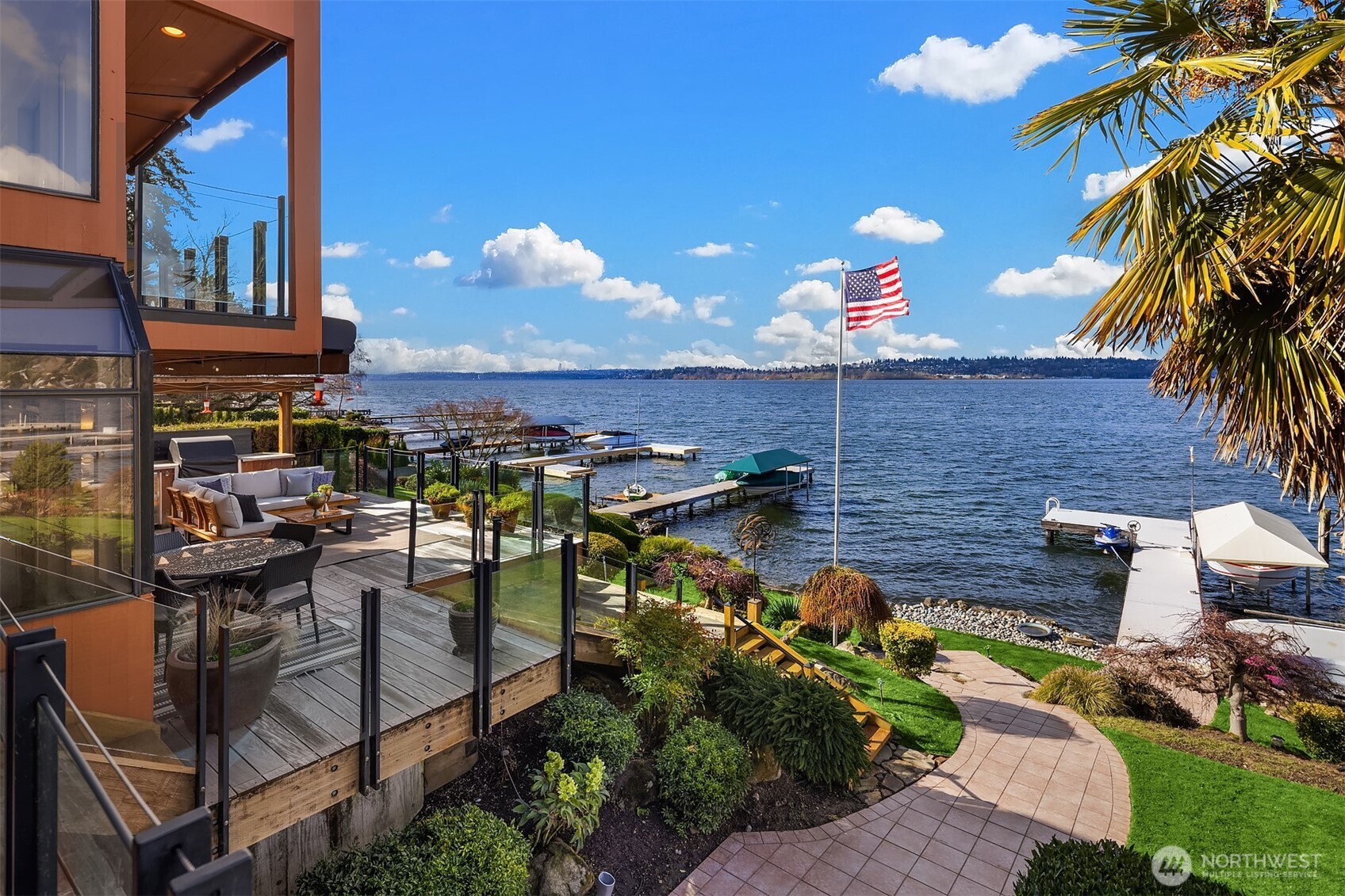 1621 10th Street W, Kirkland, WA 98033