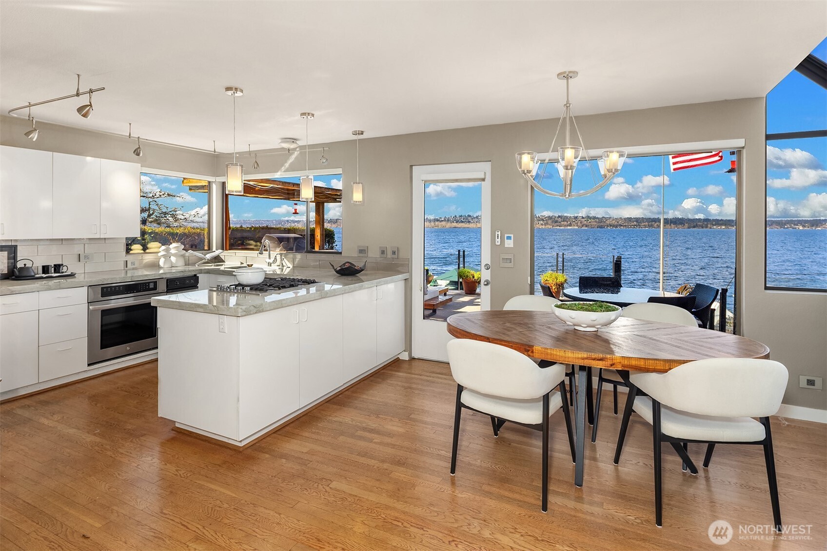 1621 10th Street W, Kirkland, WA 98033