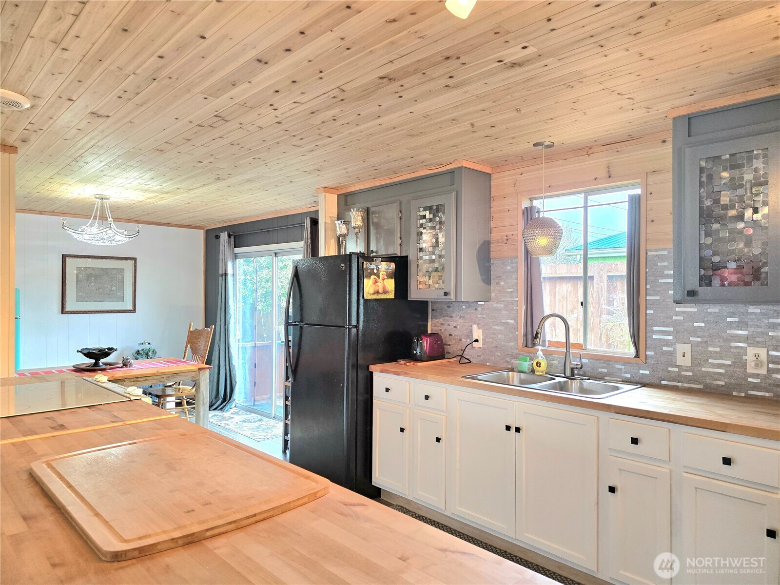 502 W Veterans Avenue , Westport, WA 98595