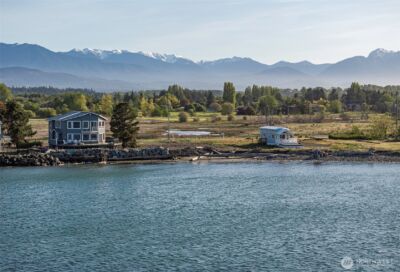 381 3 Crabs Road , Sequim, WA 98382