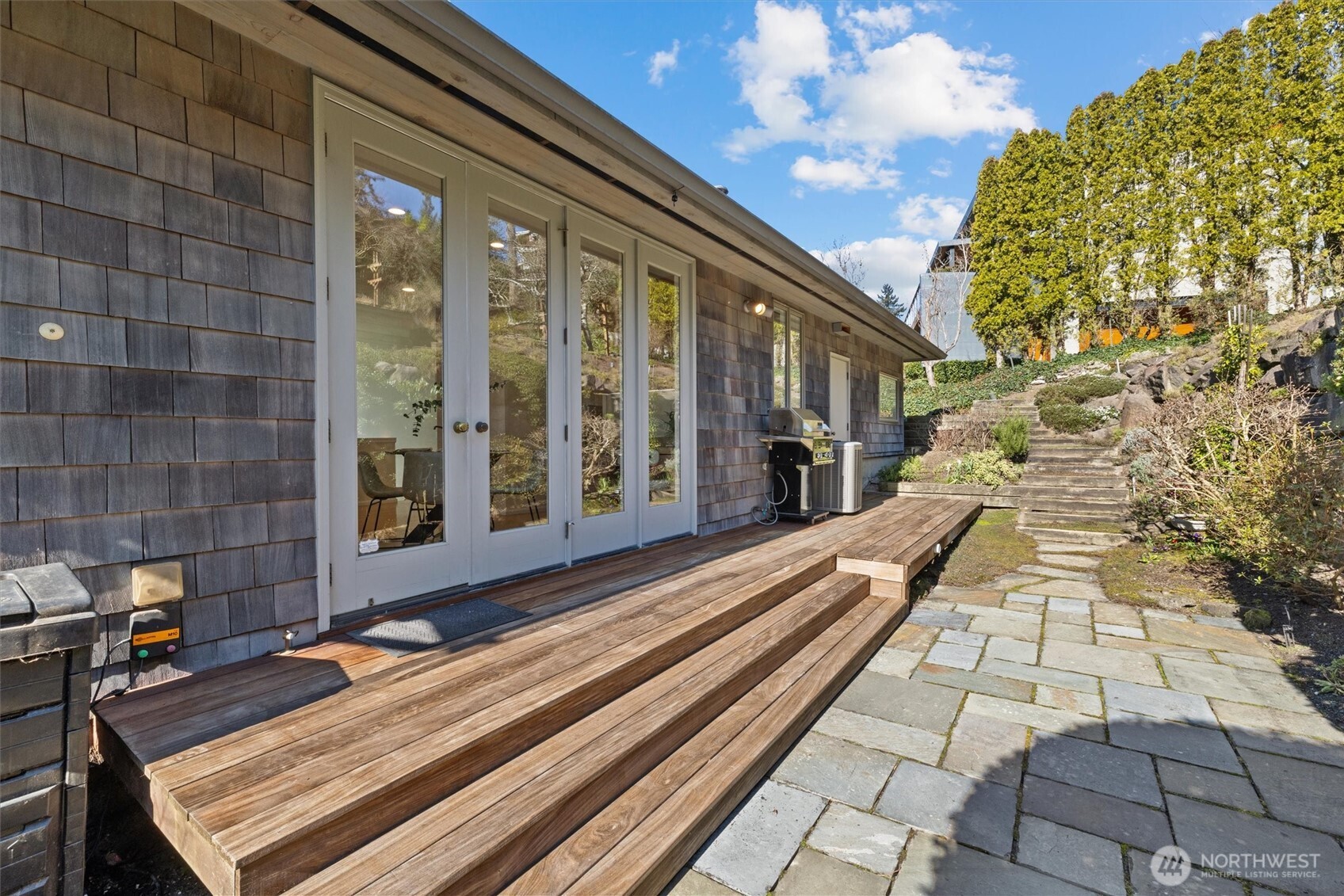 2800 68th Avenue SE, Mercer Island, WA 98040