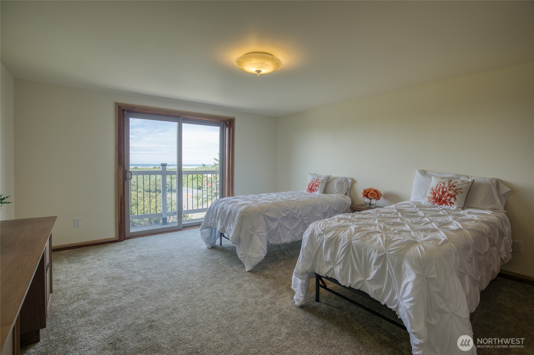 144 Sand Dune Avenue SW, Ocean Shores, WA 98569