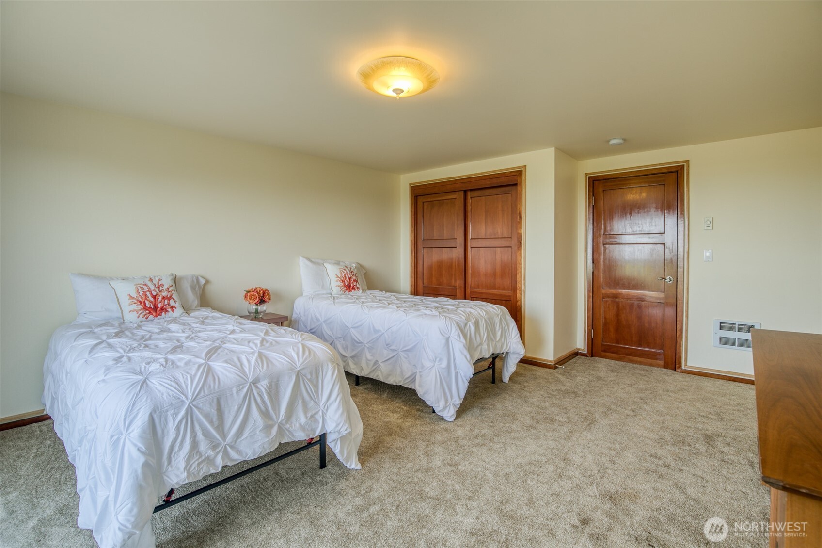 144 Sand Dune Avenue SW, Ocean Shores, WA 98569