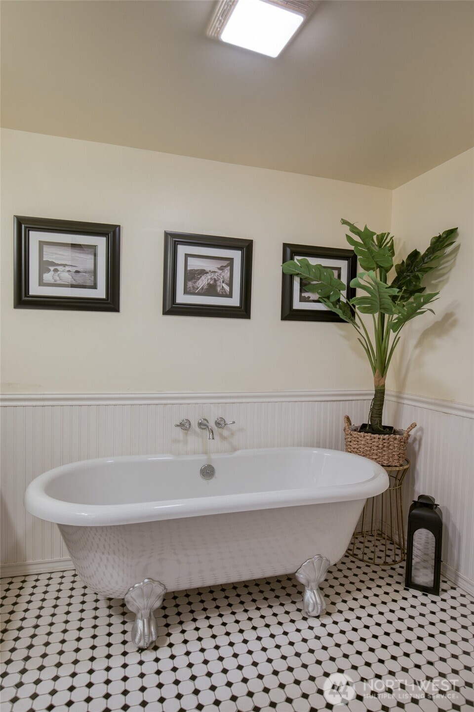 144 Sand Dune Avenue SW, Ocean Shores, WA 98569