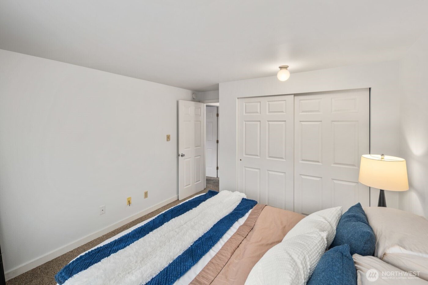 6700 NE 182nd Street #A208, Kenmore, WA 98028