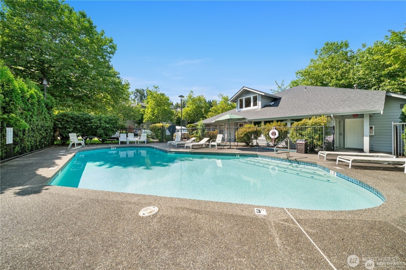 6700 NE 182nd Street #A208, Kenmore, WA 98028