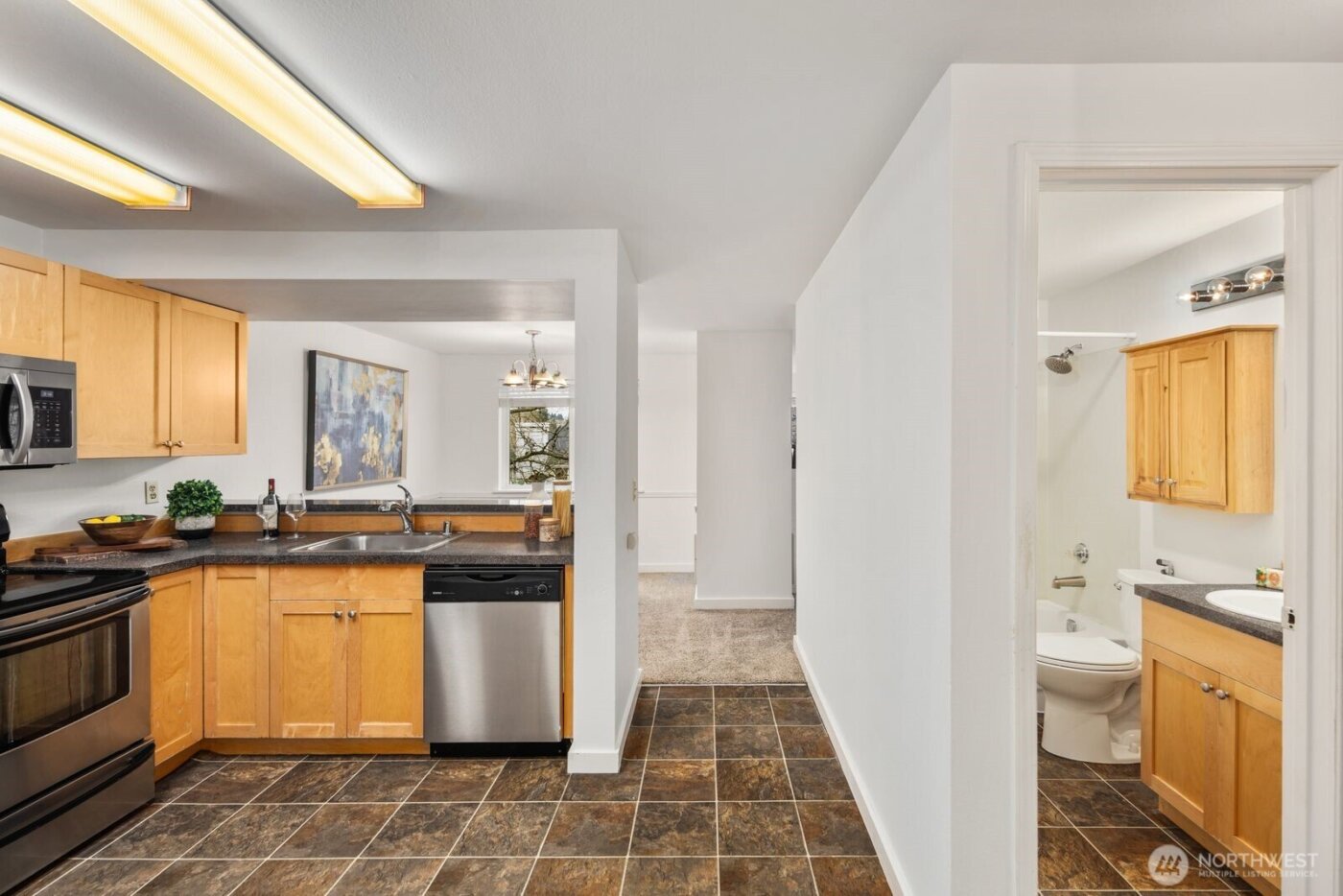 6700 NE 182nd Street #A208, Kenmore, WA 98028