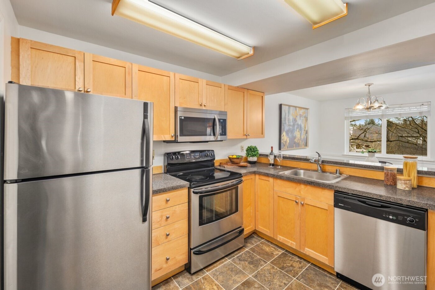 6700 NE 182nd Street #A208, Kenmore, WA 98028