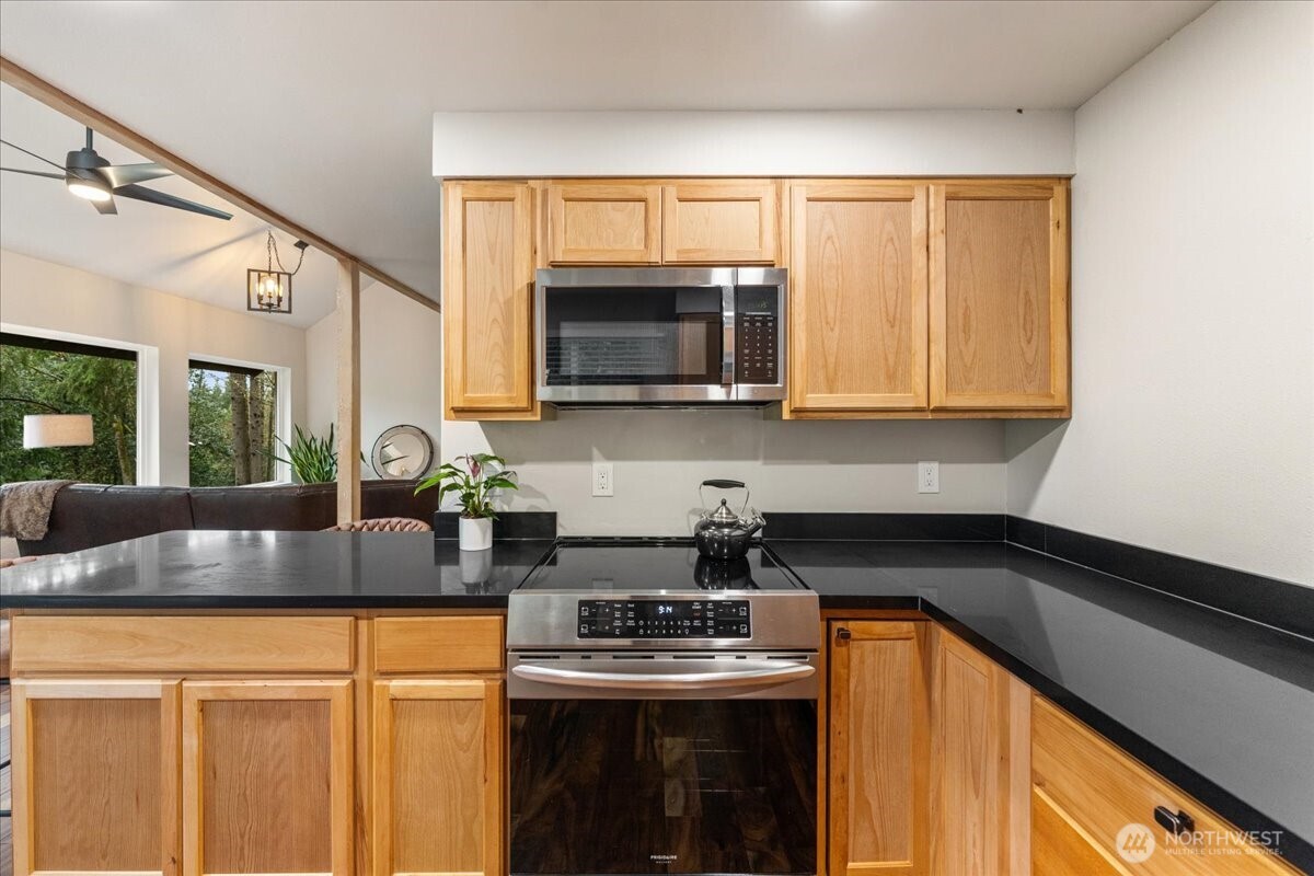 23990 Vinland Terrace NW, Poulsbo, WA 98370