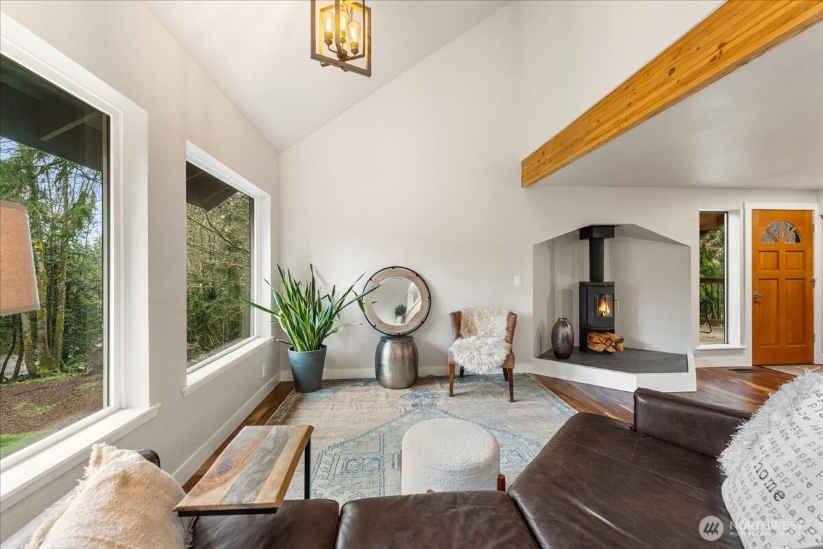 23990 Vinland Terrace NW, Poulsbo, WA 98370