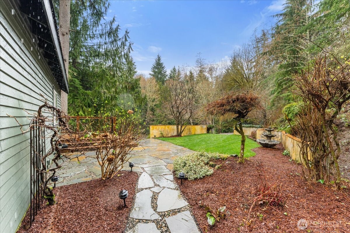 23990 Vinland Terrace NW, Poulsbo, WA 98370