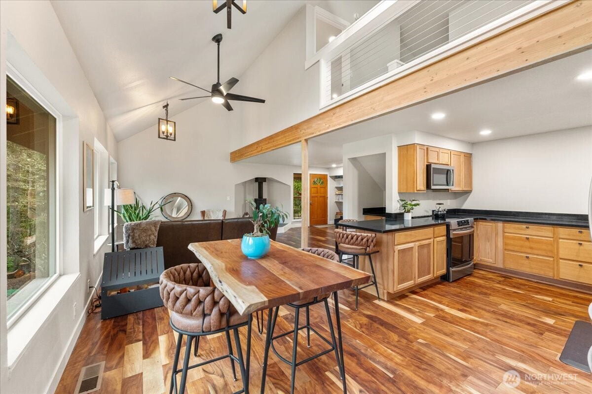 23990 Vinland Terrace NW, Poulsbo, WA 98370